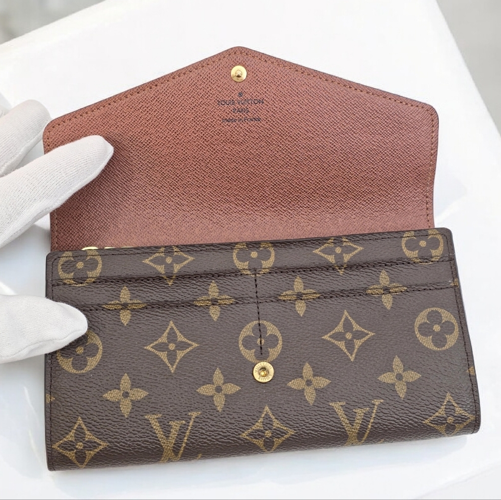 ✨️Authentic Louis Vuitton Sarah Long Wallet Monogram BROWN INTERIOR - Picture 3 of 13